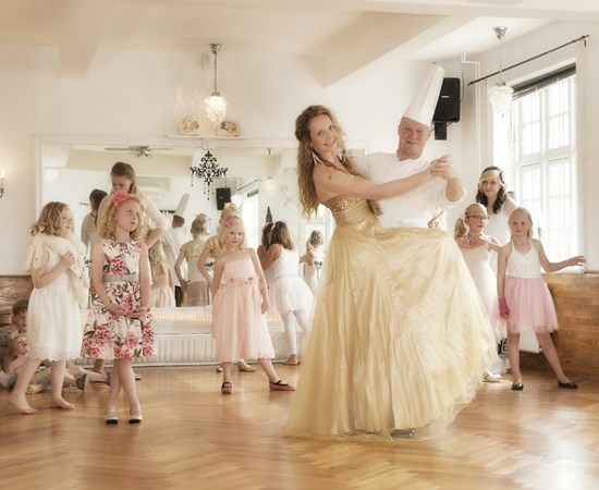 Peter og Annette Hørning bag danseskolen Hørning Dans